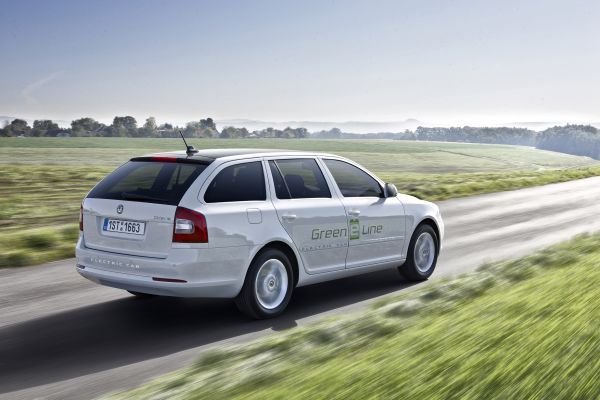 auto,voertuig,2013,het rijden,Sedan,Skoda