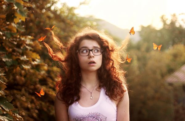 Sonnenlicht,Porträt,Natur,lange Haare,Sonnenbrille,Brille