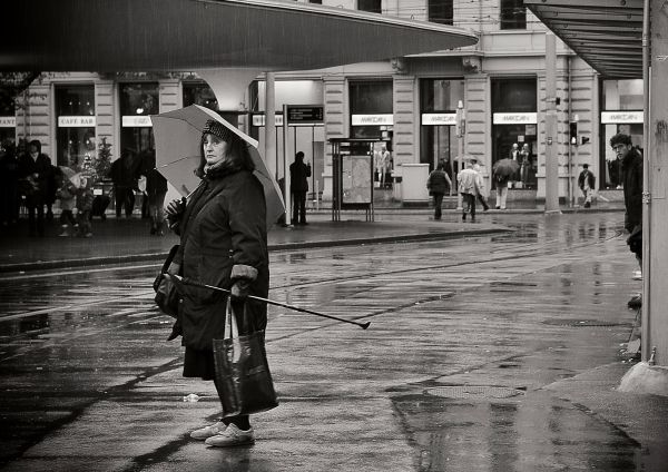 people, white, black, women, monochrome, city