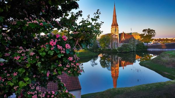 architectuur,kerk,Kopenhagen,1920x1080 px,tak,heldere lucht