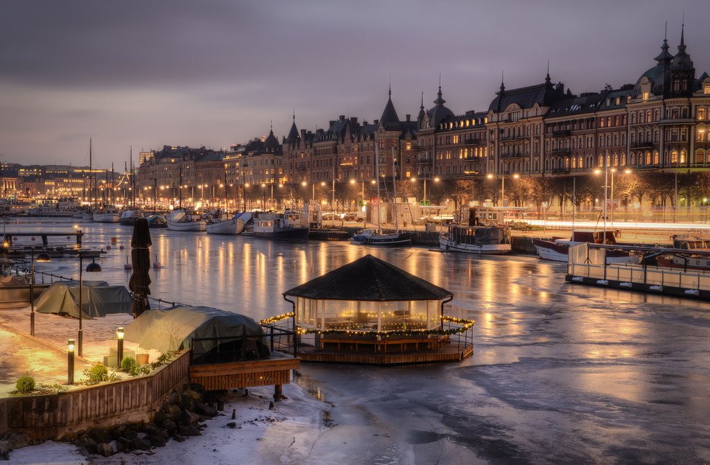 trees, landscape, lights, sea, city, street, cityscape, night, water, reflection, sky, snow, vehicle, clouds, ice, evening, morning, river, HDR, harbor, traffic, town, Stockholm, Sweden, dock, dusk, puddle, railing, Sverige, Marina, reflections, buildings, benches, boats, djurg rden, lighttrails, pavilion, waterway, human settlement, icescape, bouys, stermalm, strandv gen