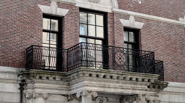 Gebäude,Mauerwerk,Beiläufig,Ziegel,Building material,Fenster