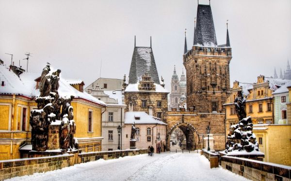 Praag,Tsjechische Republiek,winter,gebouwen,mensen