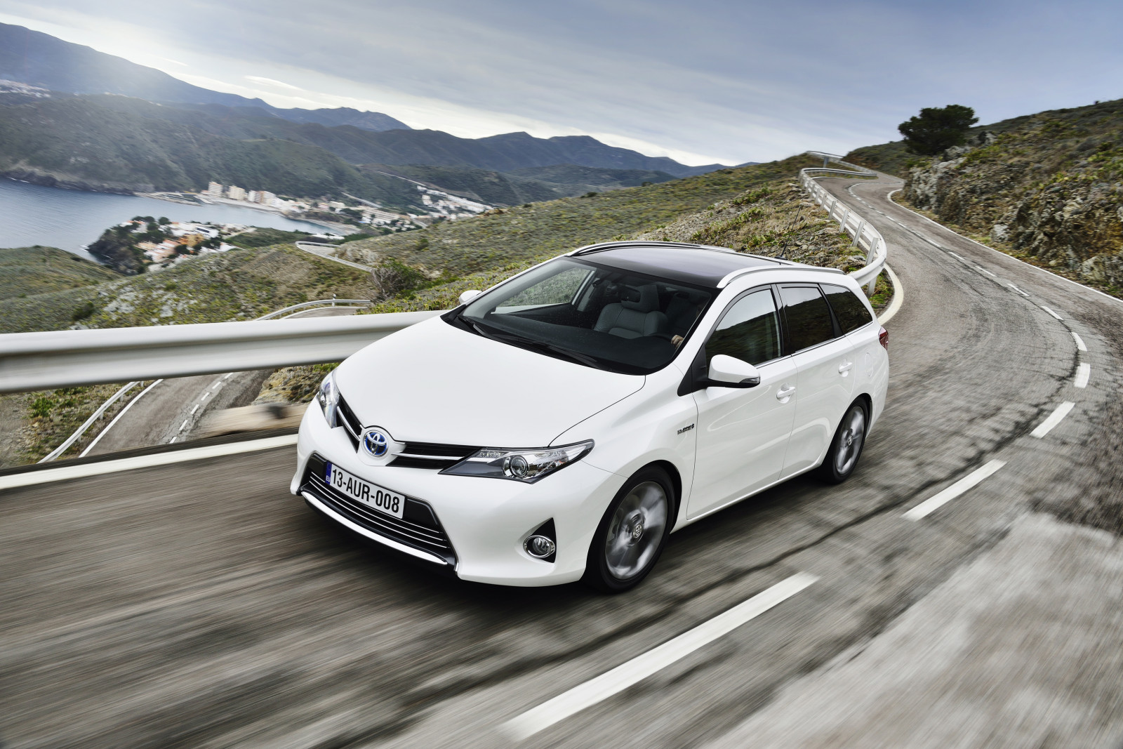 차, 차량, 도요타, 의자 가마, Toyota Prius, netcarshow, 넷 카, 자동차 이미지, 자동차 사진, 2014, Auris 투어링 스포츠, 육상 차량, 자동차 디자인, 자동차 외장, 자동차 제조, 범퍼, 해치백, 하이브리드 자동차, 도요타 아우리스