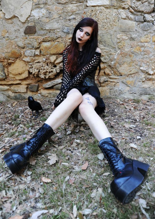 femmes,gothique,bottes noires,CradleOfDoll