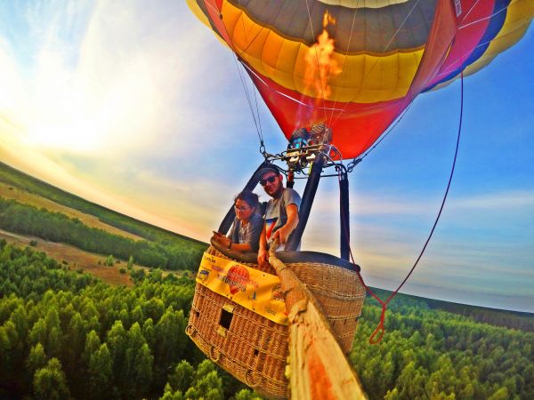 Heißluftballon fahren,Heißluftballon,Himmel,Luftsport,Atmosphäre der Erde,Abenteuer