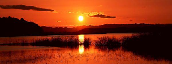 auringonlasku,järvi