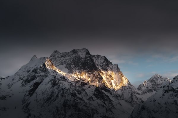 Dağlar,Karlı tepe,kar