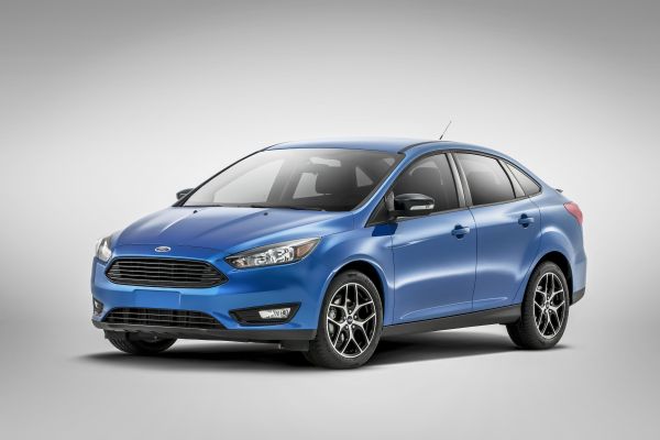 кола,превозно средство,брод,2015,Ford Focus,лимузина