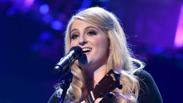 blonde,meghan trainor,singer,smile,performance