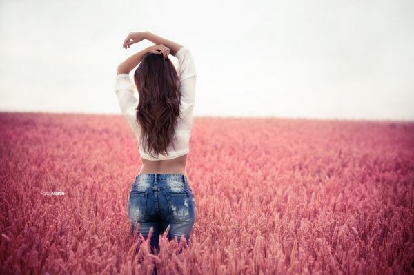 mujer,modelo,pelo largo,amor,rojo,pelo ondulado