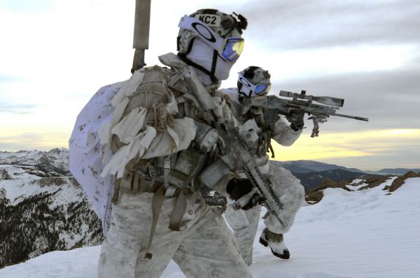 neige,hiver,véhicule,soldat,militaire,armée