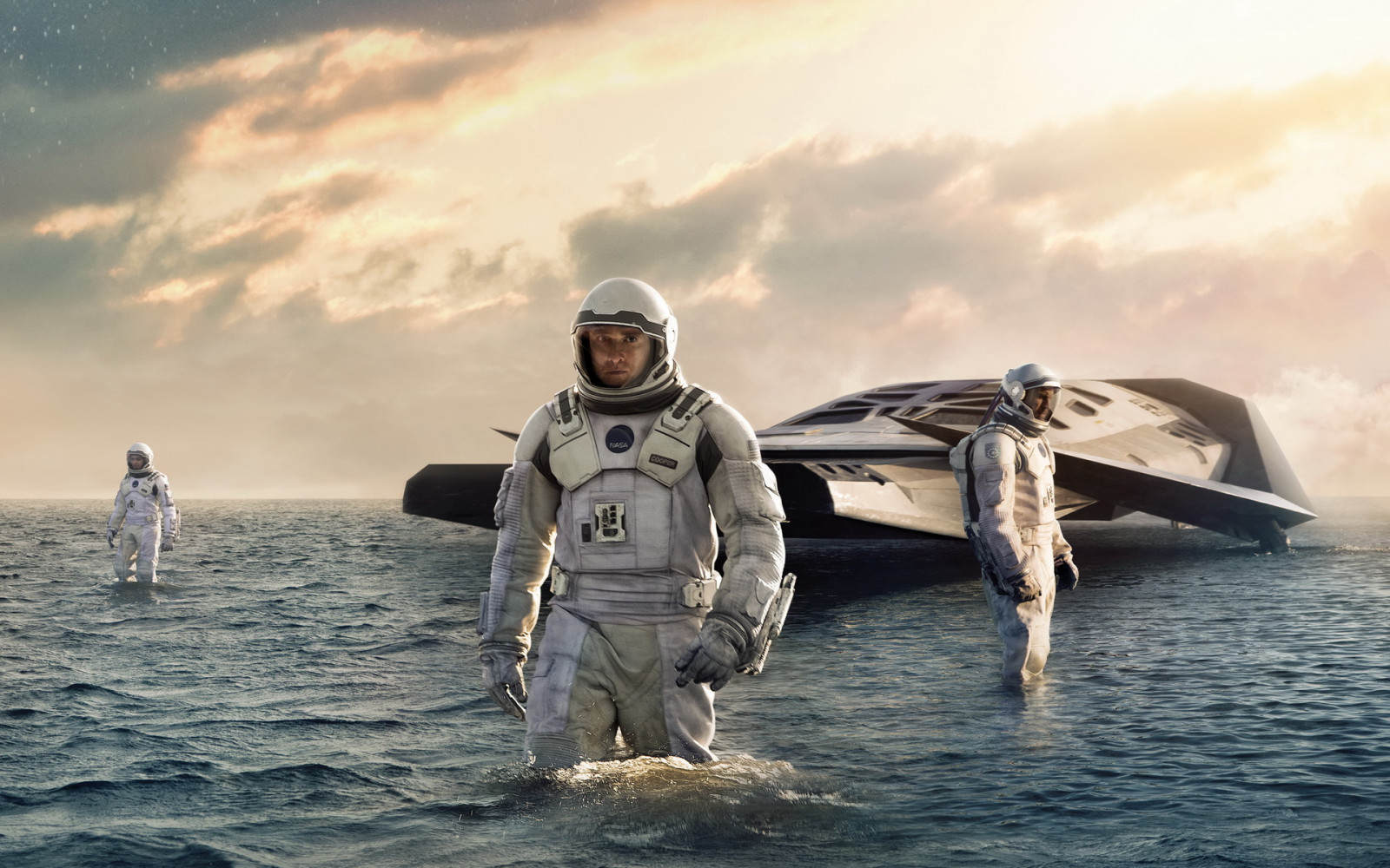 interstellar, 2014, Matthew McConaughey, Anne Hathaway