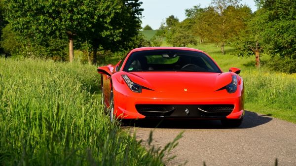 Ferrari 458,Červené,čelní pohled