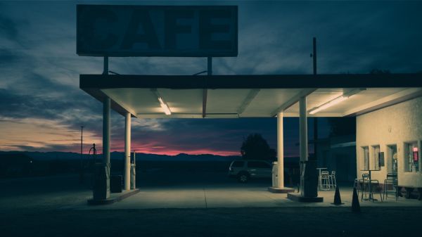 weinig licht,schijnwerpers,benzine station,zonsopkomst,cafe,landelijk