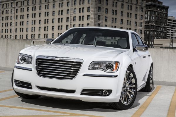 автомобиль,средство передвижения,2015 год,Chrysler,Седан,Chrysler 300