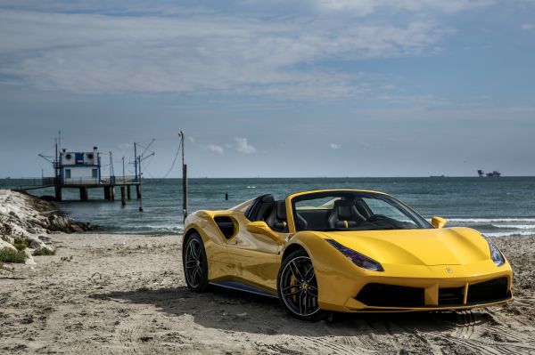 mașină,vehicul,galben,vedere laterală,mașină sport,Ferrari