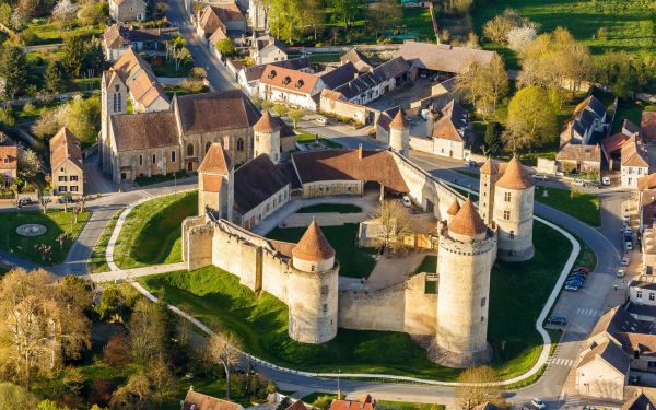 Blandy les Tours,Francia,castillo,medieval,vista aérea,edificio