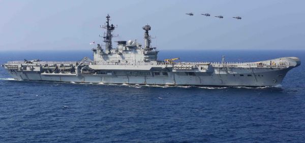 kapal,kendaraan,kapal penempur,kapal induk,Angkatan Laut India,INS Viraat