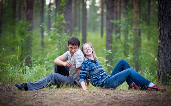 couple,grass,date,forest,trees