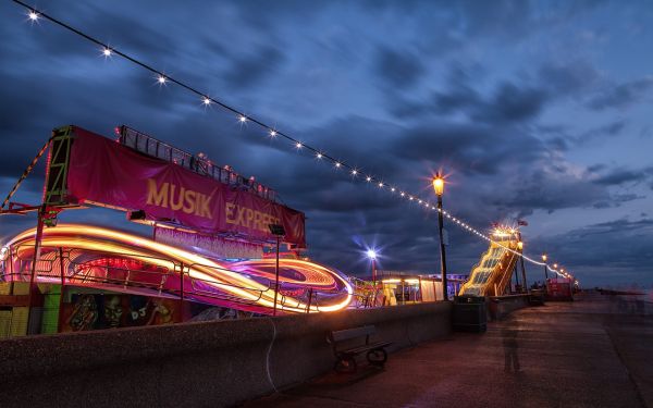 градски пейзаж,нощ,вечер,мост,здрач,Hunstanton rainbow park