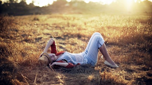 meisje,gras,rust uit,zonneschijn,humeur,zomer