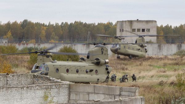 Boeing CH 47 Chinook,helicopters,leger,militaire vliegtuigen,2560x1440 px,Estland