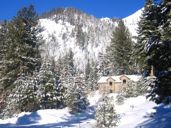 paisaje,montañas,cielo,nieve,invierno,casa