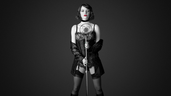 Emma Stone,Cabaret,monochrome