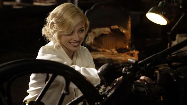 Jessica Biel,motobike,Easy Virtue