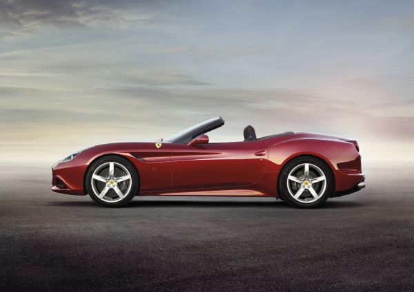 Californie T,Ferrari California T,Ferrari,rouge,vue de côté,Convertible