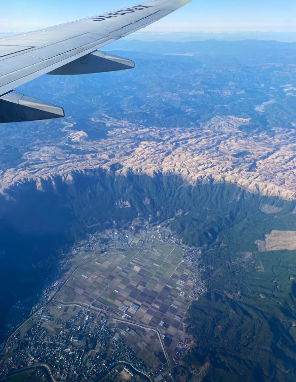 dombok,repülőgép szárnya,repülőgép,légi felvétel,Japán,Farm