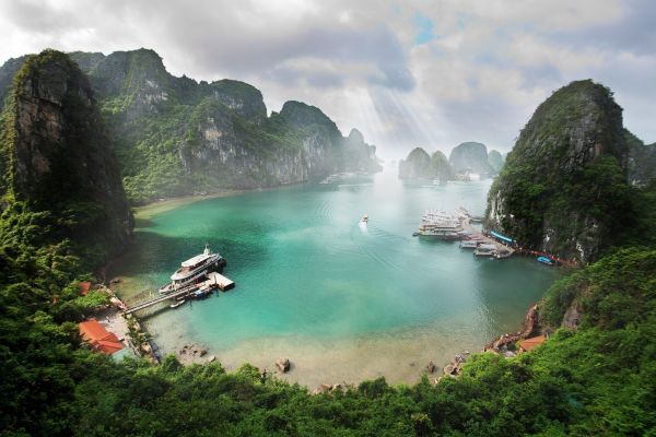 ranta,vene,pilviä,Ha Long Bay,2048x1366 px,metsä