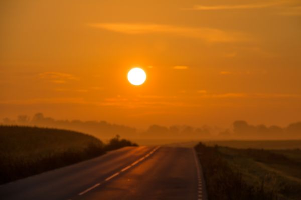 luz solar,panorama,Pôr do sol,céu,campo,estrada