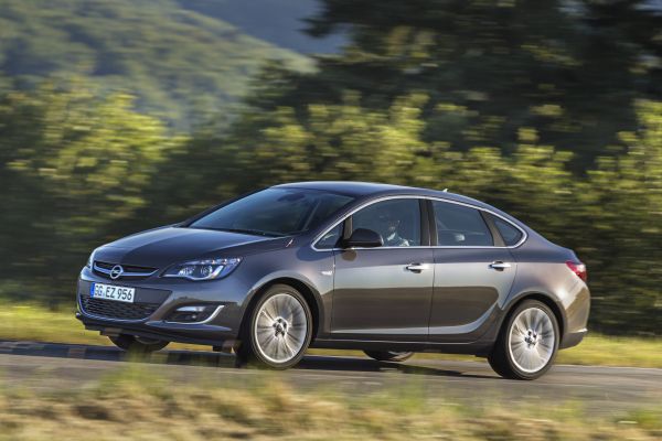 кола,превозно средство,2013,Opel,лимузина,netcarshow