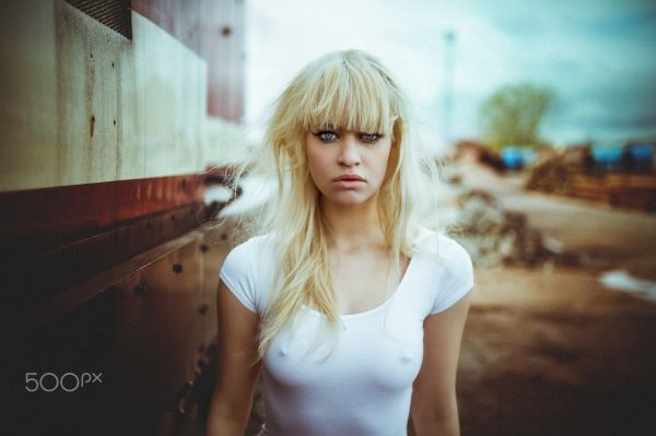 femei,model,portret,uita la vizualizator,alb,blondă