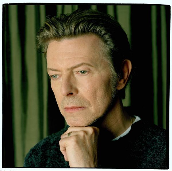 visage,portrait,La personne,David Bowie,chandail,Regardez