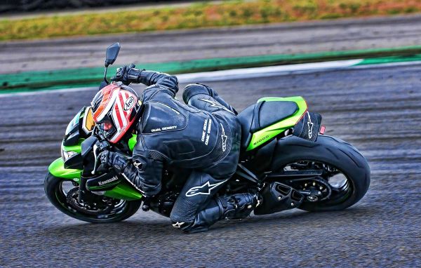 motocykl,wyścigi,Tor wyścigowy,Motocyklowe,Wyścigi drogowe,Wyścigi superbike