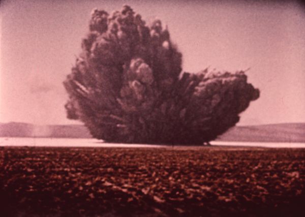 bomba atomica,nucleare,esplosione,deserto,Stati Uniti d'America,Nevada