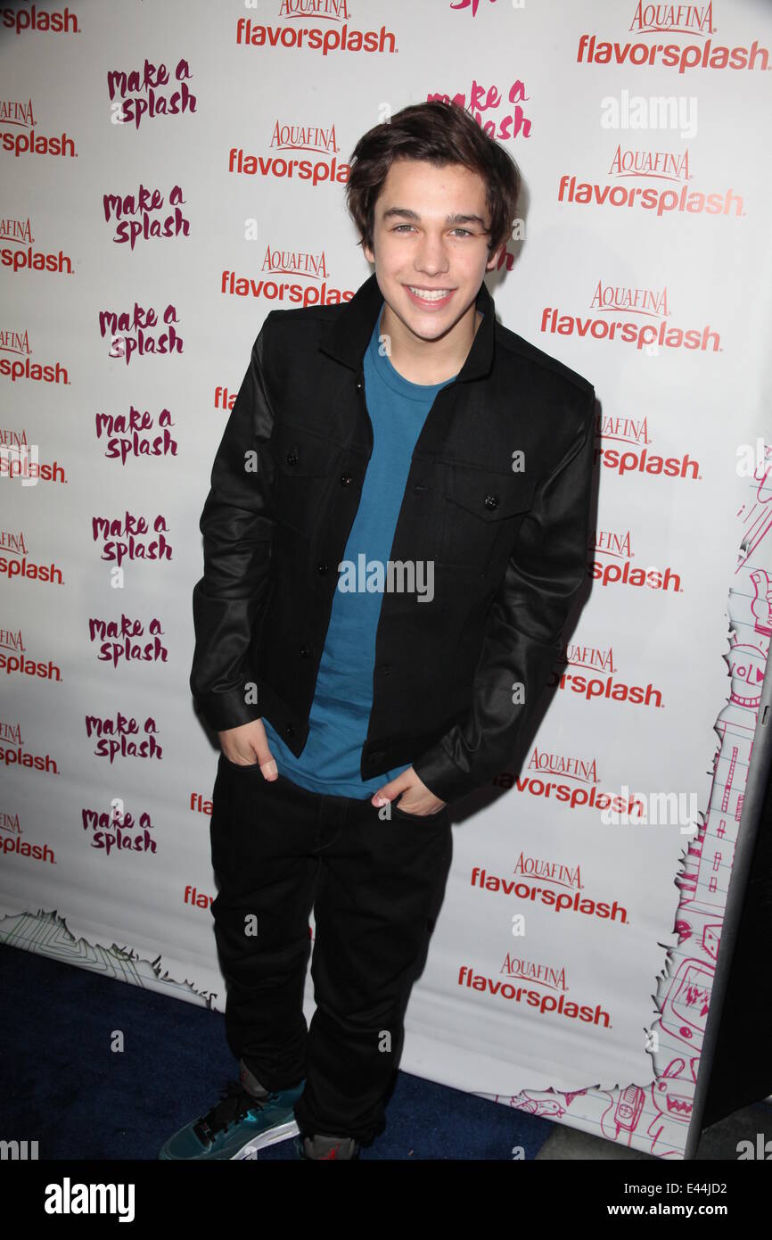 Aquafina Flavorsplash to Celebrate Super Bowl With Special By Austin Mahone at Bryant Park  Featuring: Austin Mahone Where: NYC, New York, United States When: 29 Jan 2014 Stock Photo