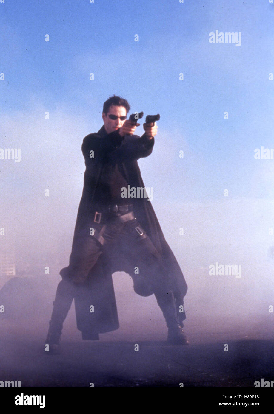 Matrix (MATRIX) USA 1999, Regie: Larry & Andy Wachowski, KEANU REEVES, Stichwort: Pistole, Waffe Stock Photo