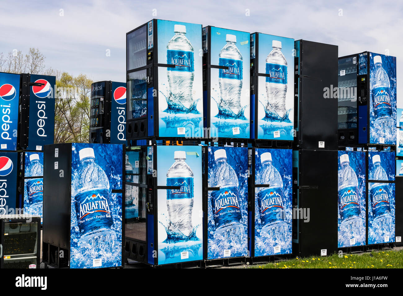 Fort Wayne - Circa April 2017: Pepsi and PepsiCo Vending Machines Awaiting Repair. Pepsi is one of the largest beverage producers in the world III Stock Photo