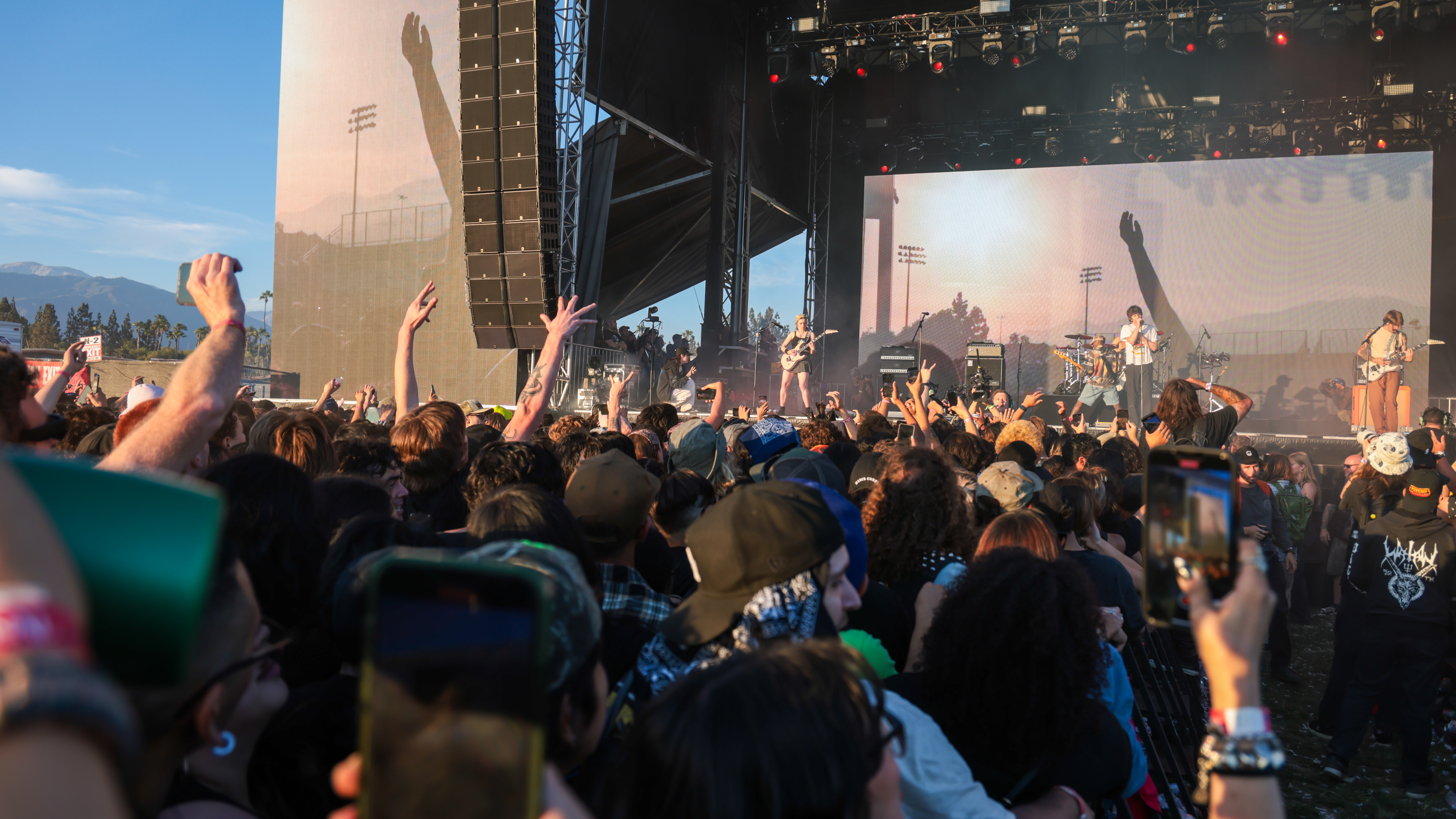 Los Angeles, CA - June 08: Fans cheer as Turnstile plays at No Values Music Festival in Los Angeles, CA. (Zoe Cranfill / Los Angeles Times)