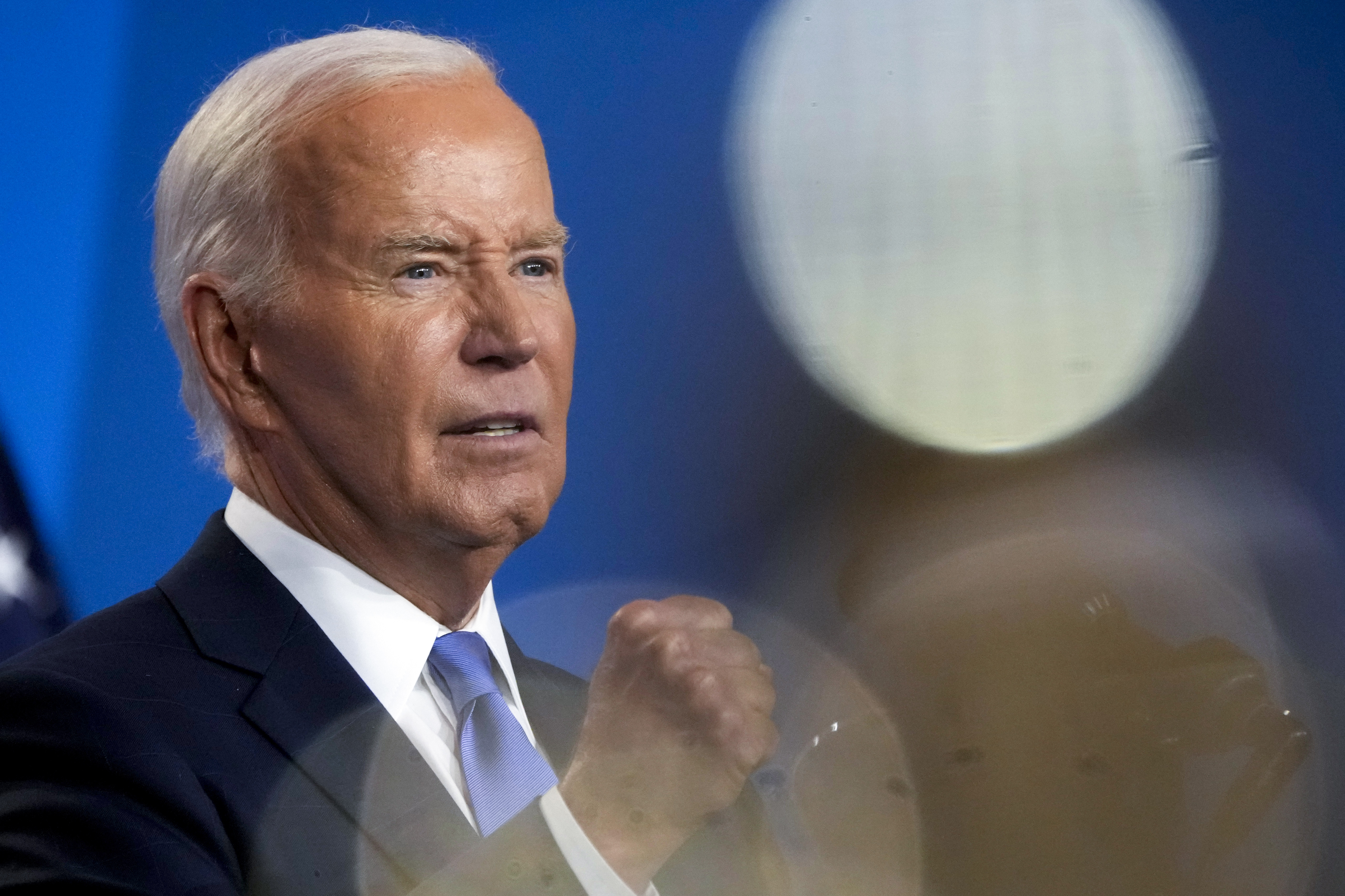 ARCHIVO - El presidente Joe Biden habla en una conferencia de prensa en el último día de la cumbre de la OTAN en Washington, el 11 de julio de 2024. (AP Foto/Jacquelyn Martin, Archivo)