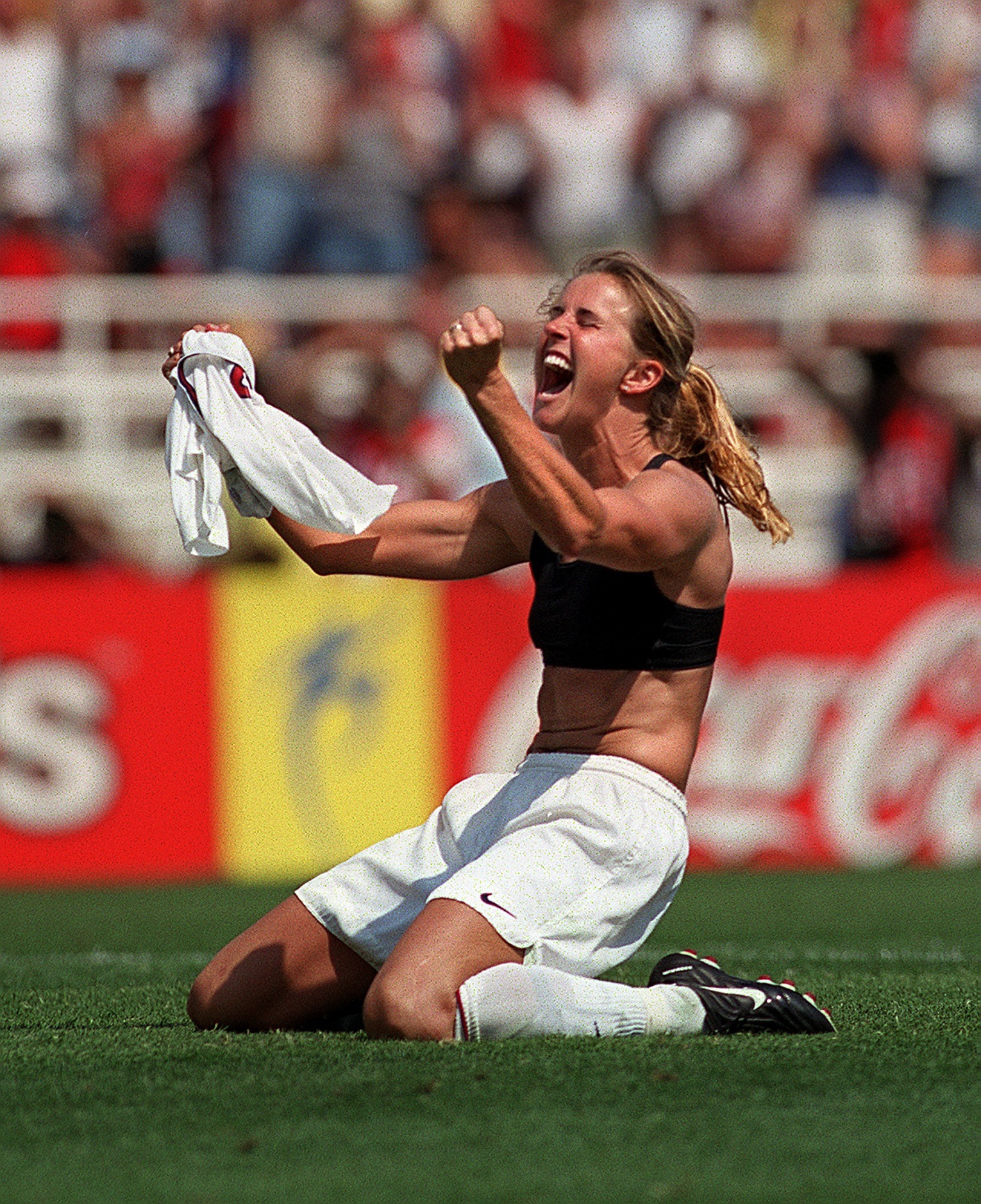 SP.WCup.14.0710.AR July 10,1999....USA Womens National team defaeted the China National.