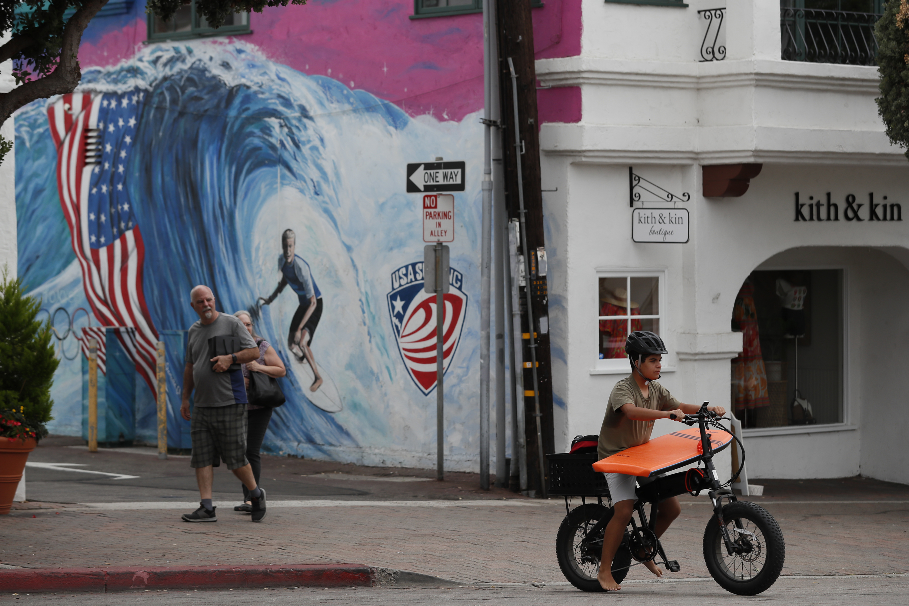 San Clemente, CA, Thursday, August 5, 2022 - Activity along Avenida Del Mar. San Clemente City Council is proposing an abortion ban. (Robert Gauthier/Los Angeles Times)