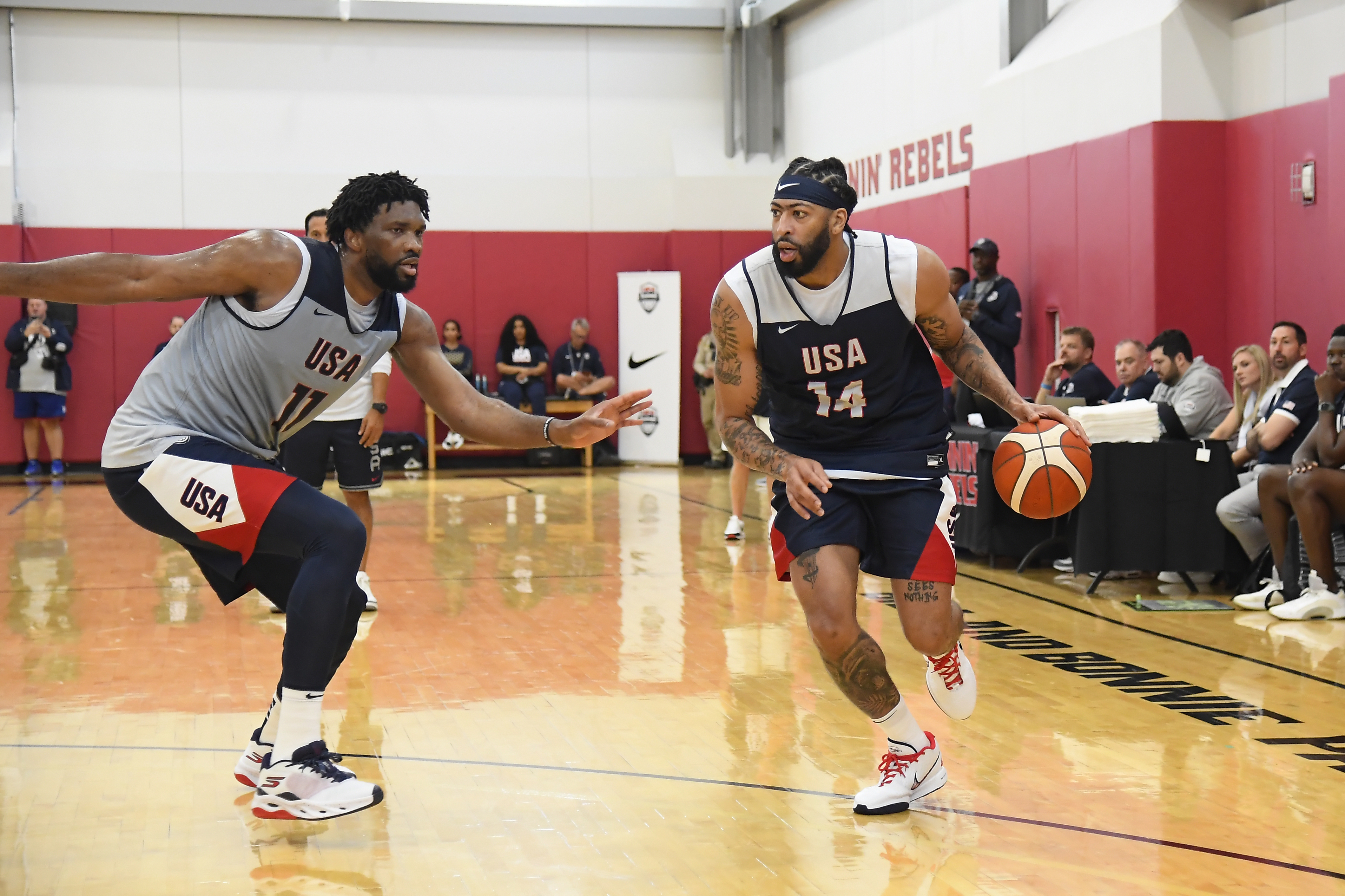 LAS VEGAS, NV - JULY 6: Anthony Davis #14 of the USA Basketball Men's Team dribbles the ball during USAB Men's Training Camp in Las Vegas on July 06, 2024 in Las Vegas Nevada. NOTE TO USER: User expressly acknowledges and agrees that, by downloading and/or using this Photograph, user is consenting to the terms and conditions of the Getty Images License Agreement. Mandatory Copyright Notice: Copyright 2024 NBAE (Photo by Brian Babineau/NBAE via Getty Images)