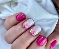 Short Magenta Glitter Ombre Nails