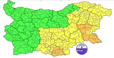 Оранжев и жълт код за интензивни валежи и гръмотевици е обявен в редица области