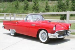 1957 Ford Thunderbird